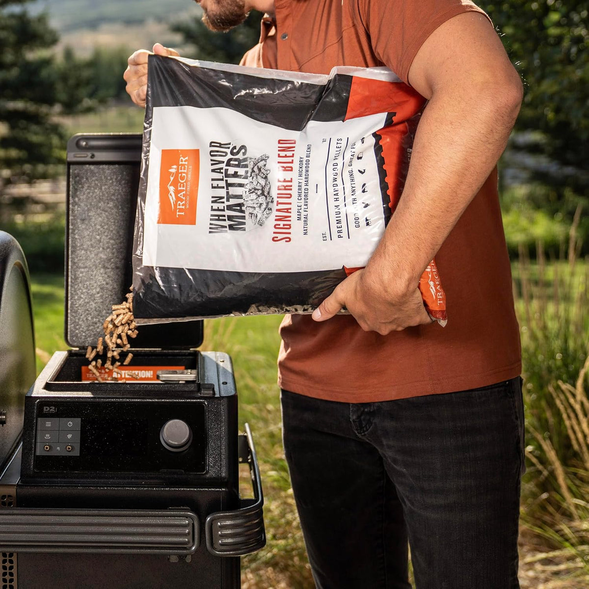 Traeger Grills Signature Blend 100% All-Natural Wood Pellets for Smokers and Pellet Grills, BBQ, Bake, Roast, 18 lb. Bag